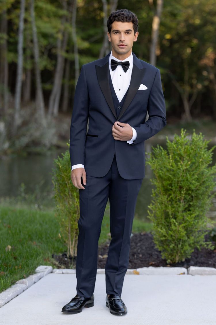 Classic Men' Formal Tuxedo